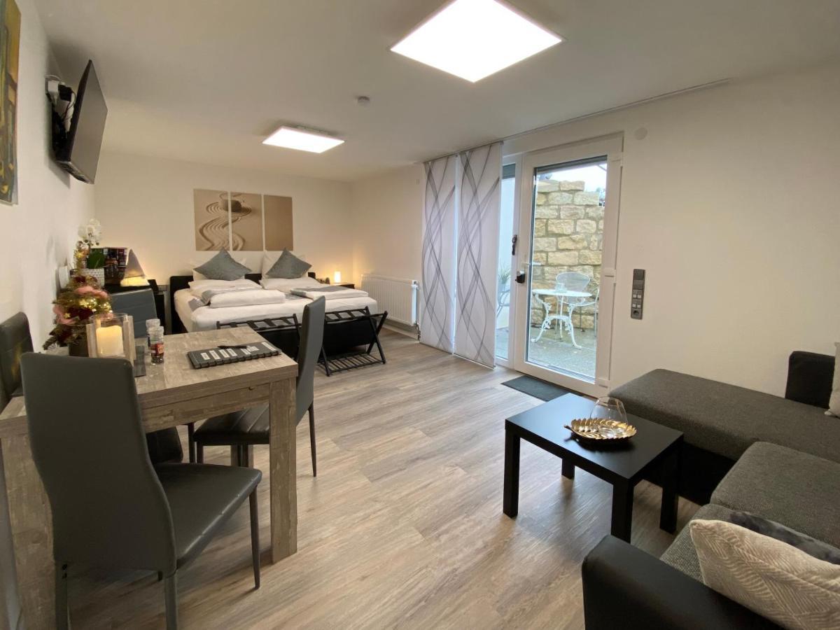 Gärtringen 1,5 Zimmer Apartment In S-Bahn Naehe, 35 Qm, Max 4 Pers, Zentral, Private Terasse, Internet 250 Mbit מראה חיצוני תמונה